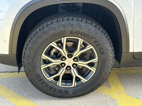New 2026 GMC Acadia AT4 w/ Super Cruise Package AWD/4WD image 17