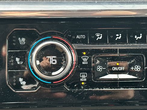 Used 2024 GMC Sierra 1500 Denali w/ Technology Package image 28