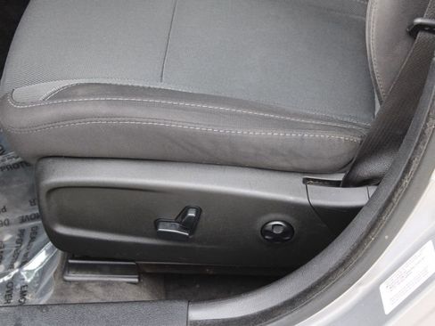 Used 2016 Dodge Charger SXT image 16