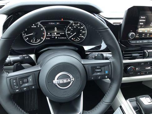 New 2025 Nissan Pathfinder SV image 25