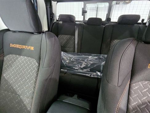 Used 2025 Jeep Gladiator Mojave w/ Convenience Group image 25