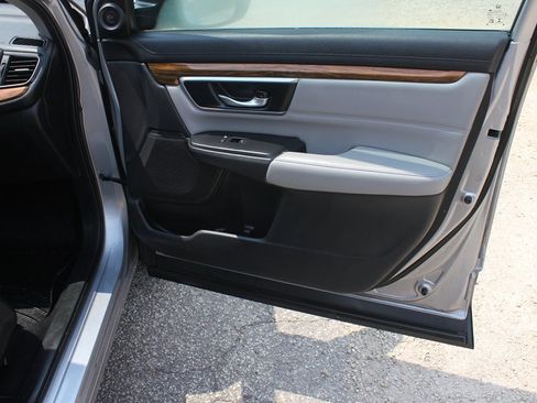 Used 2018 Honda CR-V Touring image 32