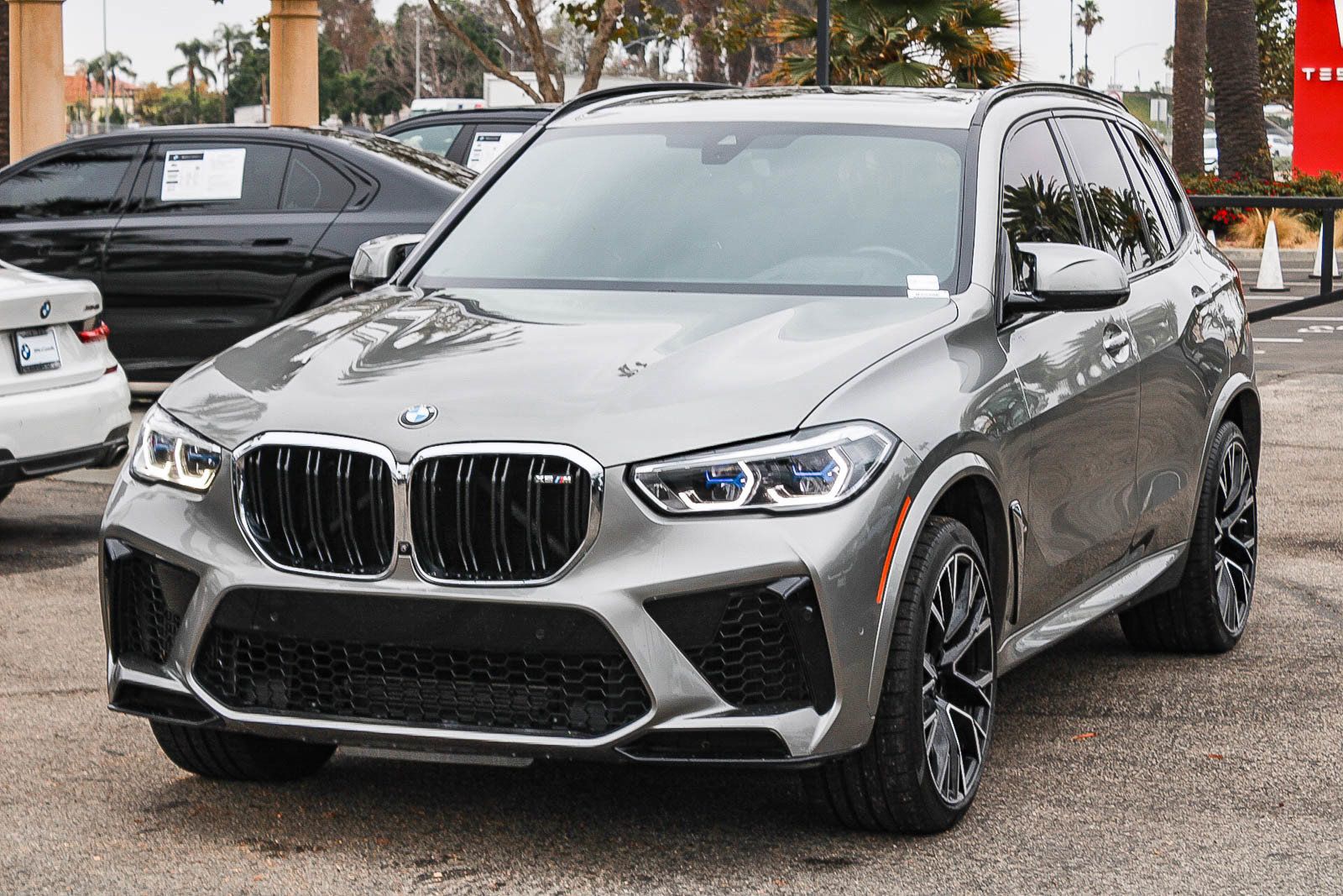 Used 2021 BMW X5 M w/ Executive Package AWD/4WD image 3