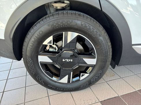 Used 2026 Kia Sportage LX FWD image 30
