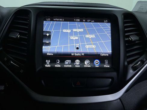 Used 2017 Jeep Cherokee Limited image 24