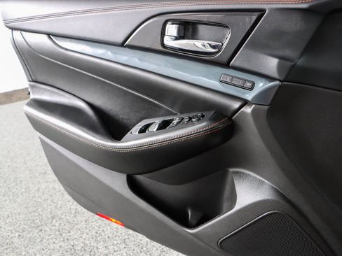 Used 2023 Nissan Maxima SR w/ Sport Mat Group FWD image 23