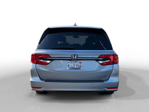Used 2023 Honda Odyssey Touring image 4