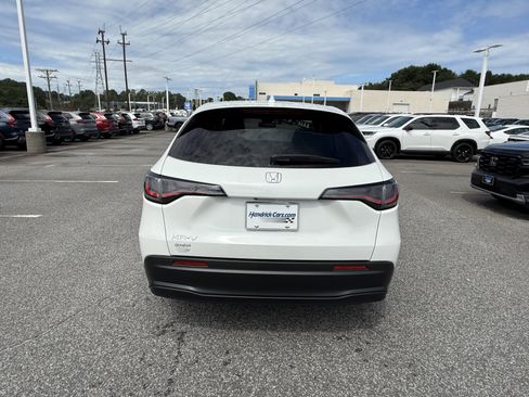 New 2026 Honda HR-V LX image 9