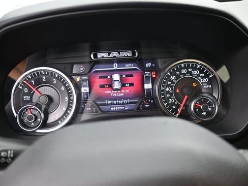 Used 2021 RAM 1500 Big Horn AWD/4WD image 17