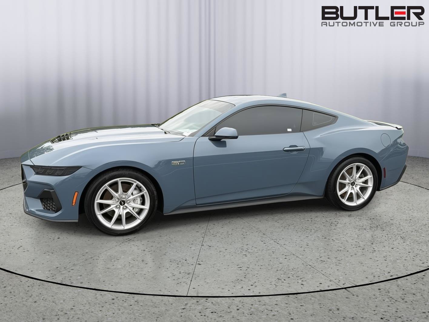 Used 2025 Ford Mustang GT Premium RWD image 3