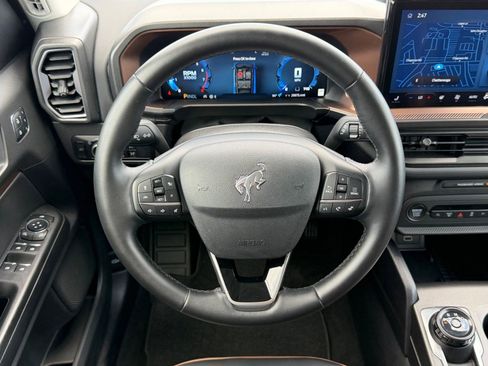Used 2025 Ford Bronco Sport Outer Banks w/ Outer Banks Tech Package+ AWD/4WD image 19