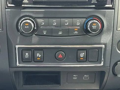 Used 2023 Nissan Titan SV RWD image 17