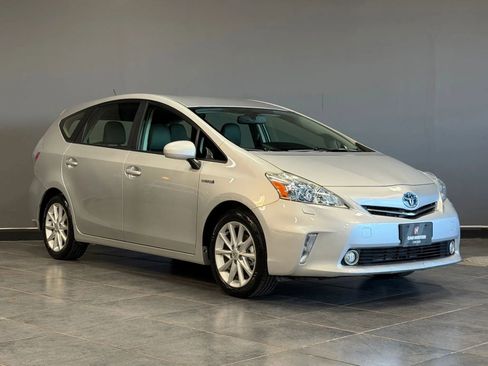 Used 2012 Toyota Prius V Five image 3