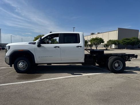 New 2026 GMC Sierra 3500 Pro w/ Convenience Package AWD/4WD image 3
