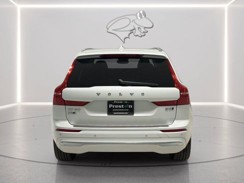 Used 2022 Volvo XC60 B5 Inscription w/ Advanced Package AWD/4WD image 4