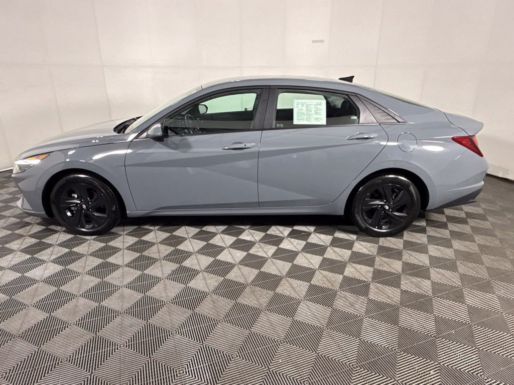 Used 2022 Hyundai Elantra SEL w/ Convenience Package FWD image 6