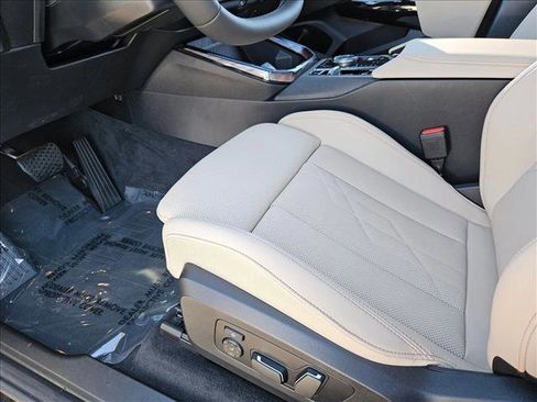 Used 2026 BMW X3 xDrive30 w/ Premium Package image 4