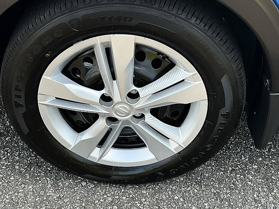 Used 2025 Nissan Kicks Play S FWD image 9