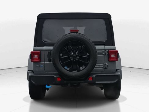 Used 2023 Jeep Wrangler Unlimited Sahara image 6