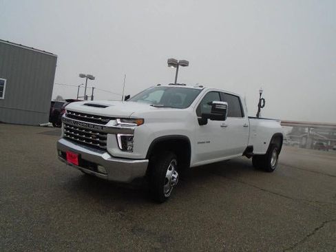 Used 2022 Chevrolet Silverado 3500 LTZ w/ LTZ Convenience Package image 3
