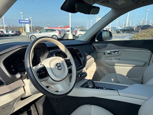 Certified 2023 Volvo XC90 B5 Plus image 17