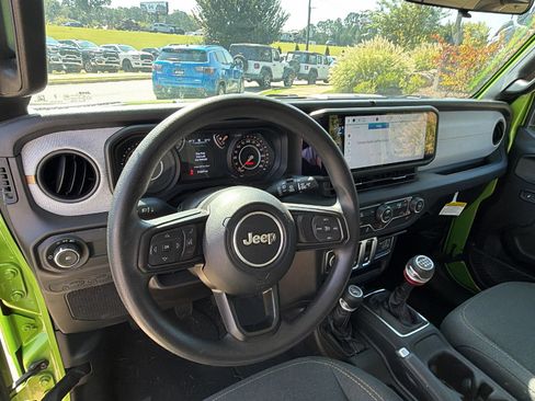 Used 2025 Jeep Wrangler Sport AWD/4WD image 21