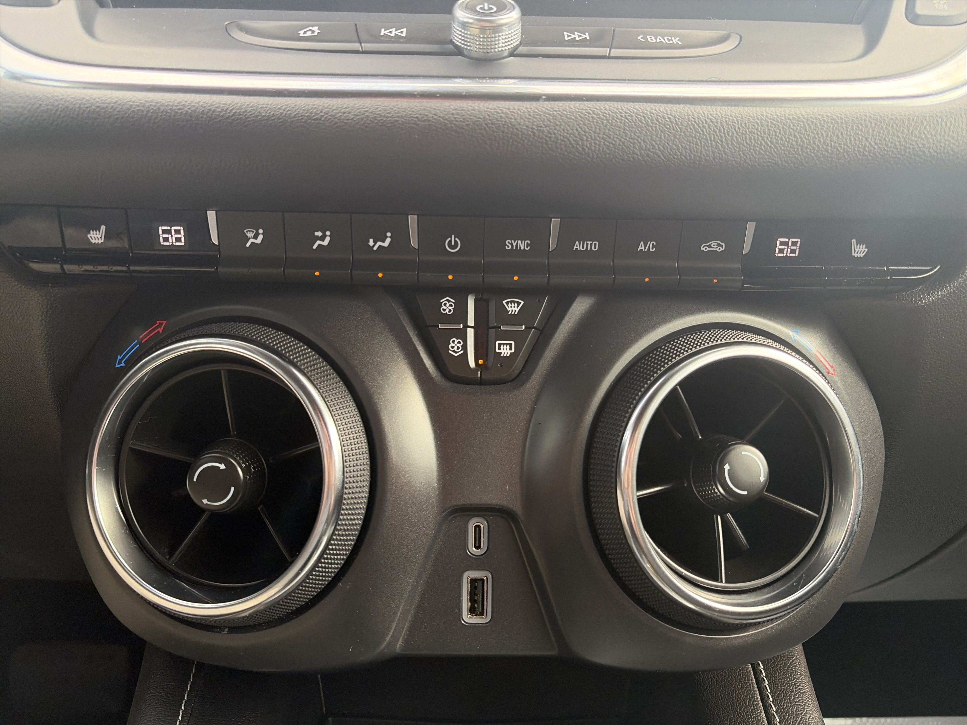 Used 2025 Chevrolet Blazer LT AWD/4WD image 30
