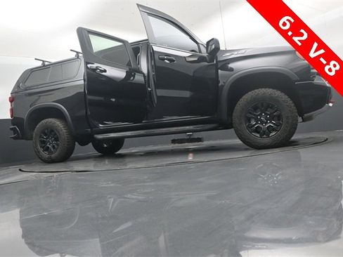 Used 2024 Chevrolet Silverado 1500 ZR2 w/ Technology Package image 47