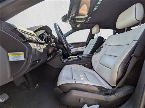 Used 2013 Mercedes-Benz E 550 4MATIC Sedan image 16