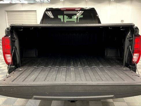Used 2025 GMC Sierra 1500 SLE w/ Preferred Package AWD/4WD image 31