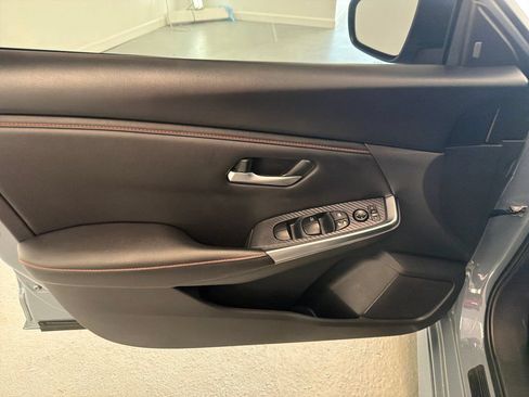 Used 2025 Nissan Sentra SR FWD image 13