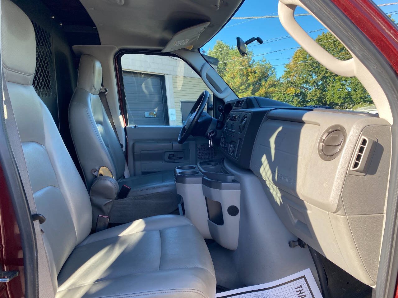 Used 2009 Ford E-350 and Econoline 350 Super Duty RWD image 20