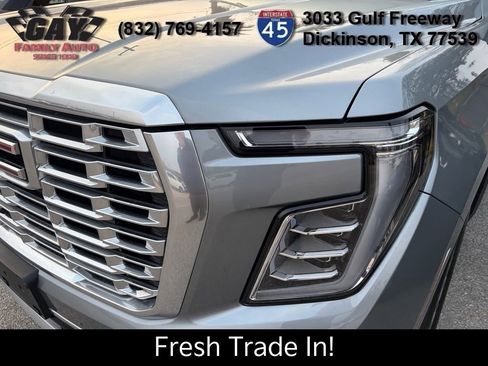 Used 2025 GMC Yukon Denali w/ Sun & Power Step Package image 4