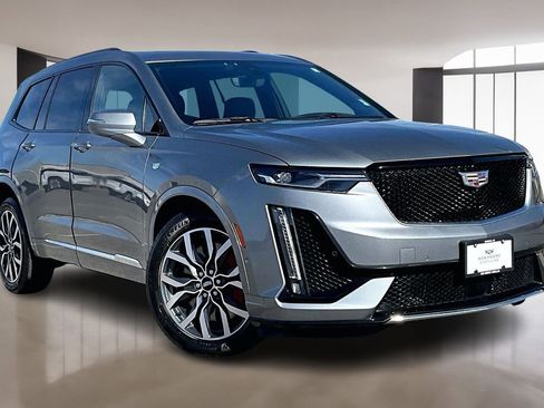 Certified 2023 Cadillac XT6 Sport w/ Technology Package image 11