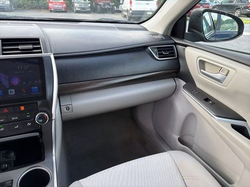Used 2015 Toyota Camry LE FWD image 30