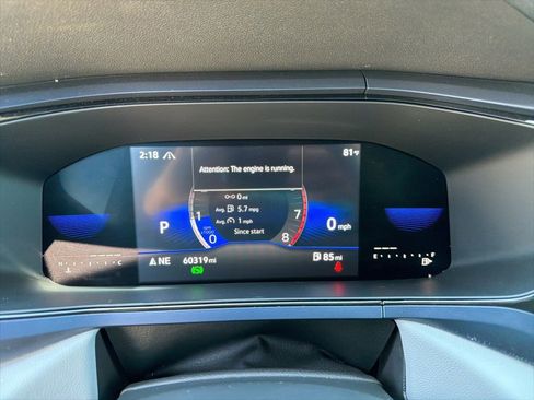 Used 2023 Volkswagen Taos SE w/ Panoramic Sunroof Package AWD/4WD image 21