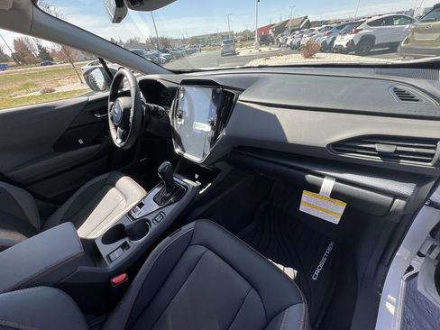Certified 2025 Subaru Crosstrek 2.5i Limited w/ Crosstrek Mirror Package image 29