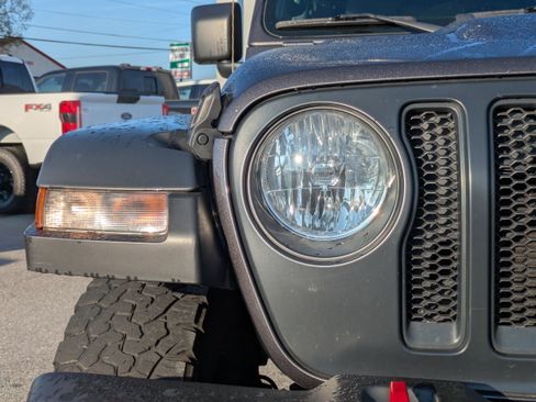 Used 2021 Jeep Wrangler Unlimited Rubicon image 9