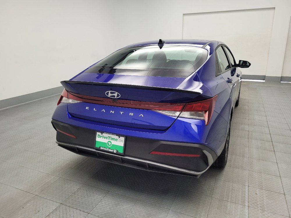 Used 2025 Hyundai Elantra Sport FWD image 7