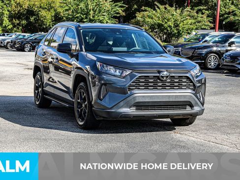 Used 2021 Toyota RAV4 LE image 5