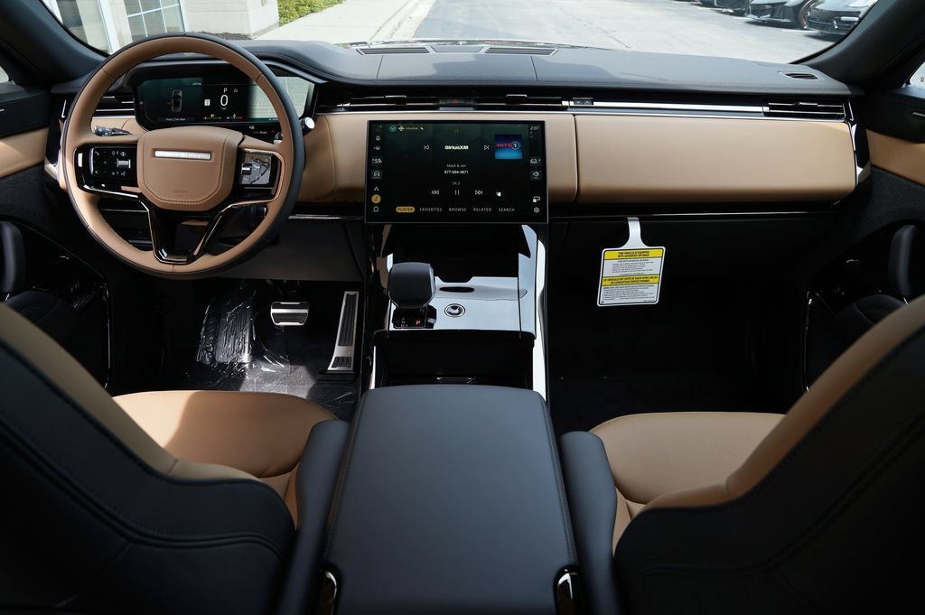 New 2026 Land Rover Range Rover Sport Dynamic SE AWD/4WD image 9