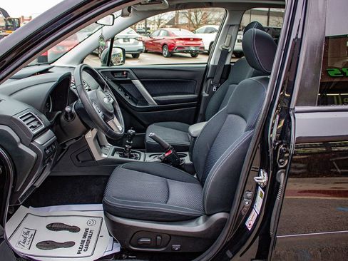 Used 2017 Subaru Forester 2.5i Premium image 12