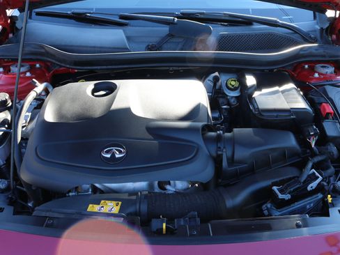 Used 2019 INFINITI QX30 image 25