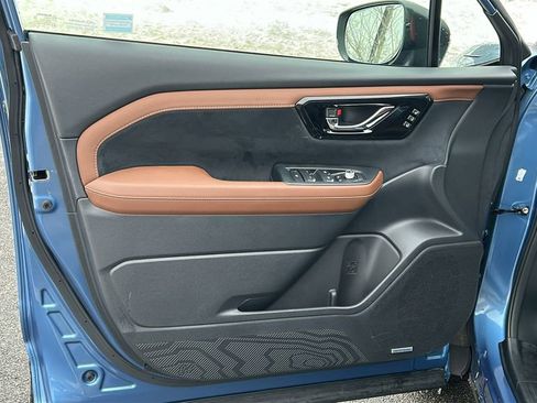 Certified 2025 Subaru Forester Touring image 9