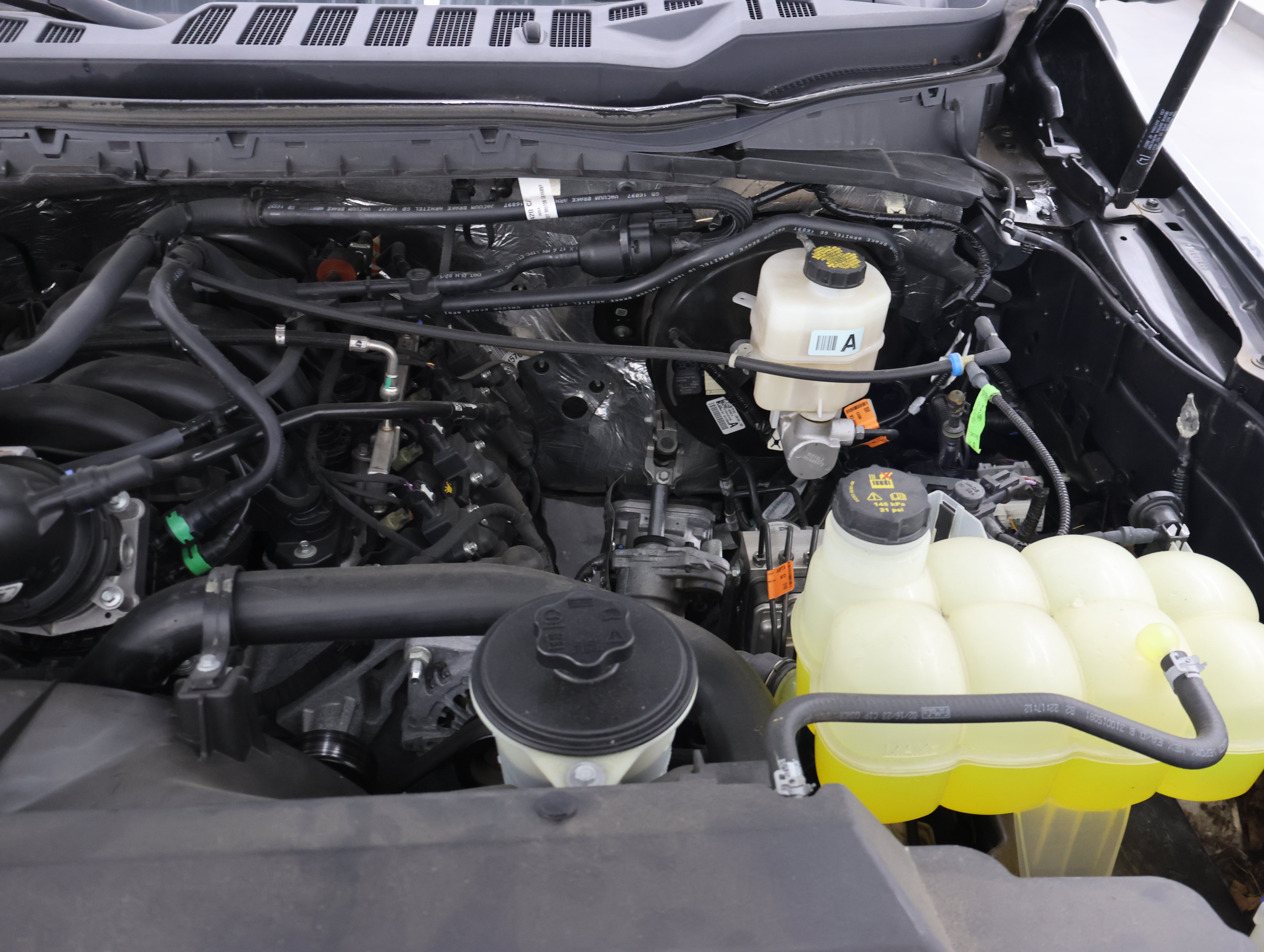 Used 2023 Ford F350 Lariat w/ Sport Appearance Package AWD/4WD image 22