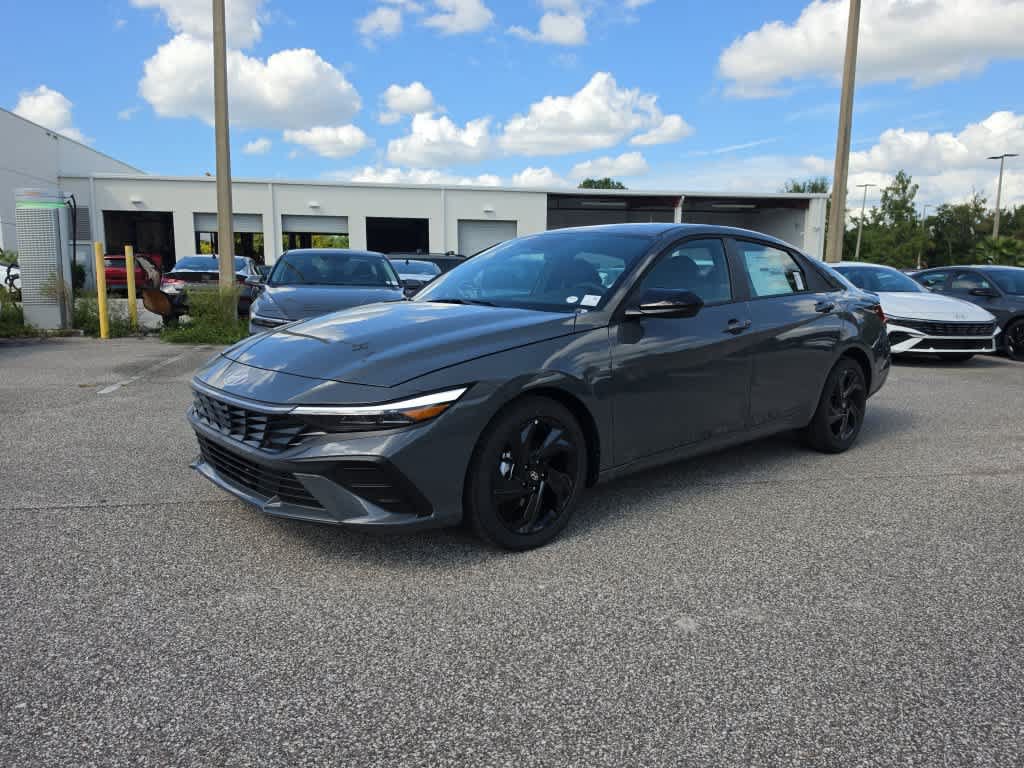 New 2026 Hyundai Elantra SEL Sport FWD image 2