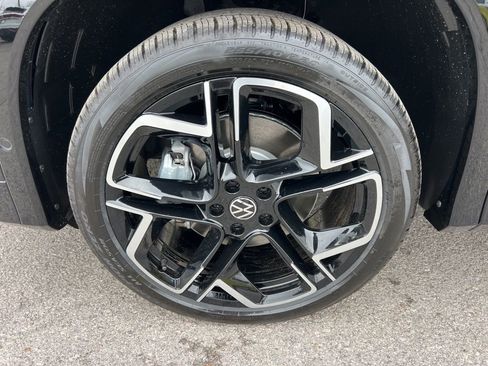 New 2026 Volkswagen Tiguan SEL R-Line image 7