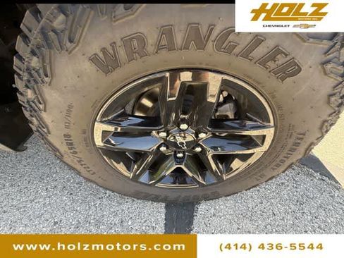 Certified 2024 Chevrolet Silverado 1500 Custom Trail Boss w/ Dark Appearance Package AWD/4WD image 31