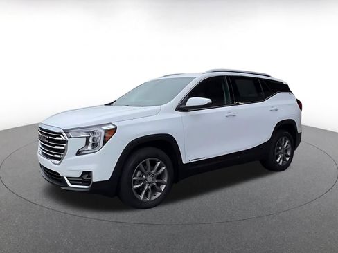Used 2024 GMC Terrain SLT AWD/4WD image 8