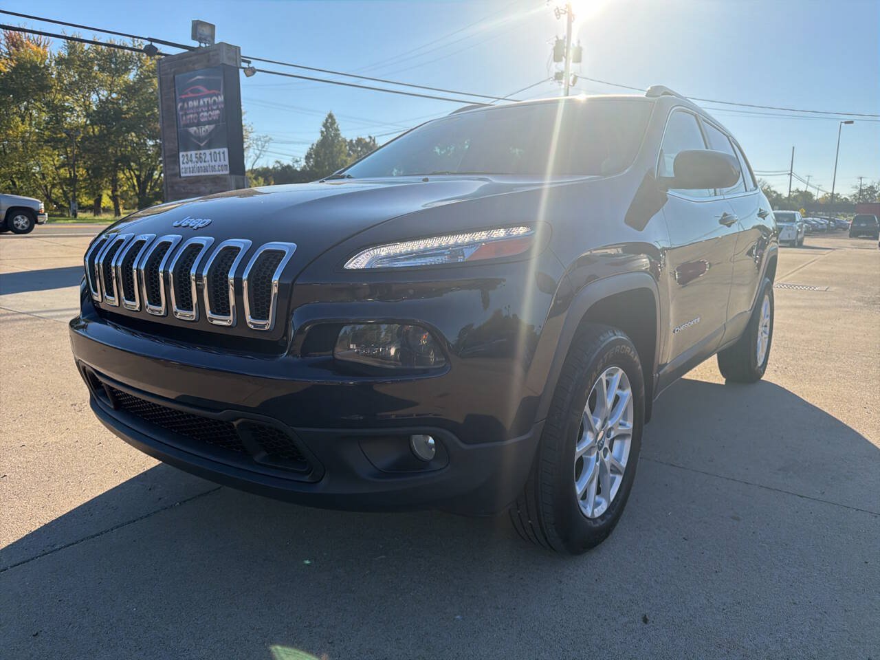 Used 2014 Jeep Cherokee Latitude w/ Comfort/Convenience Group AWD/4WD image 1
